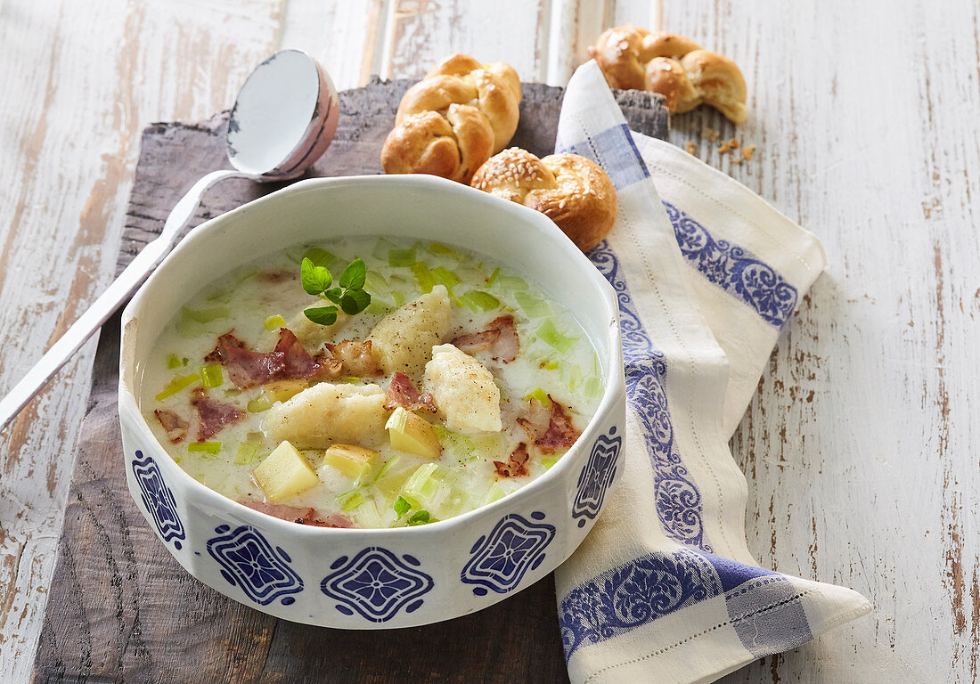 Leek soup with bacon and gnocchi