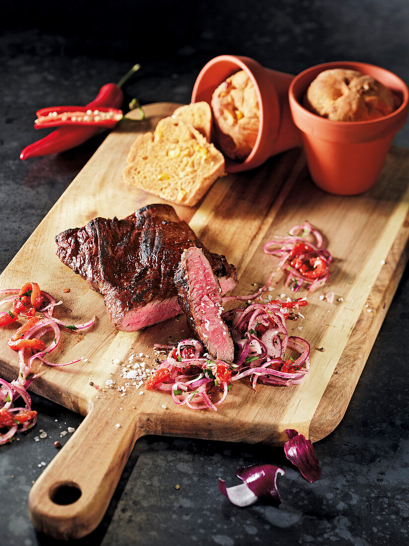 Kronenfleisch aus dem Beefer mit Maisbrot