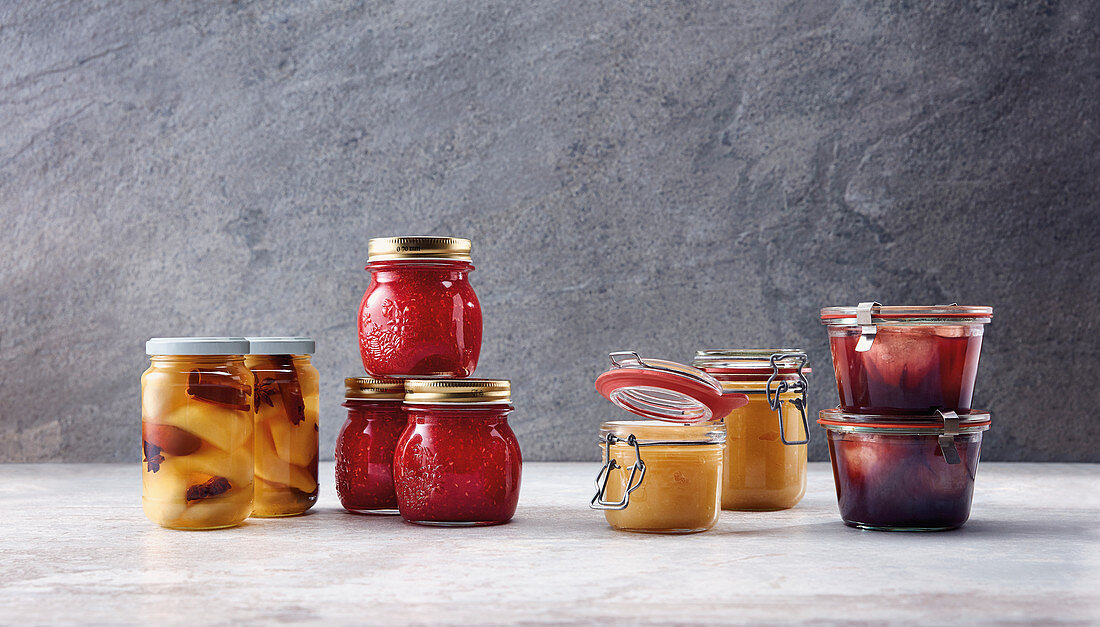 Preserves – cinnamon pears, apple compote, port wine figs, raspberry jam