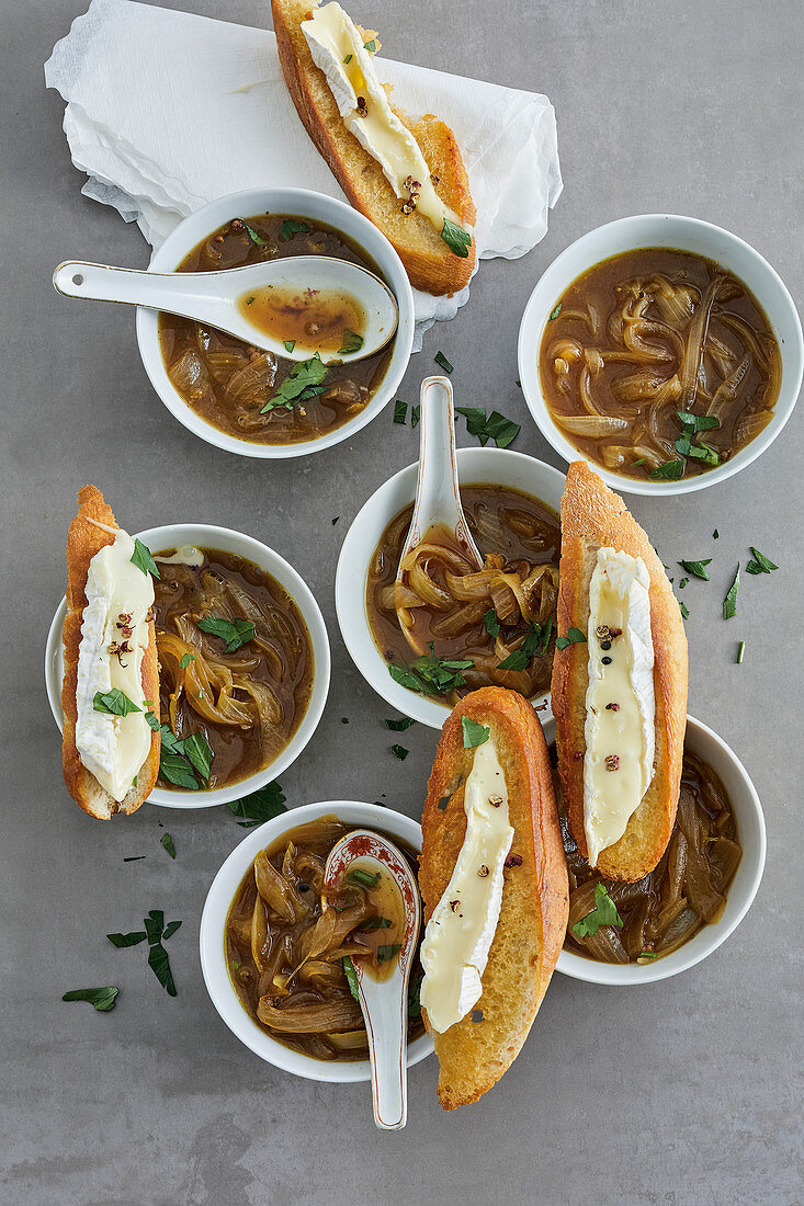 Sichuan-style spicy onion soup with Camembert croutons