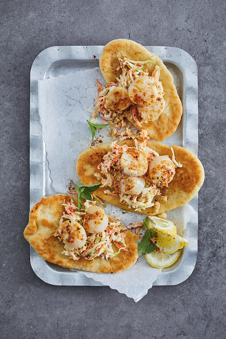 Fried scallops on Jaipur-style cabbage salad and unleavened bread