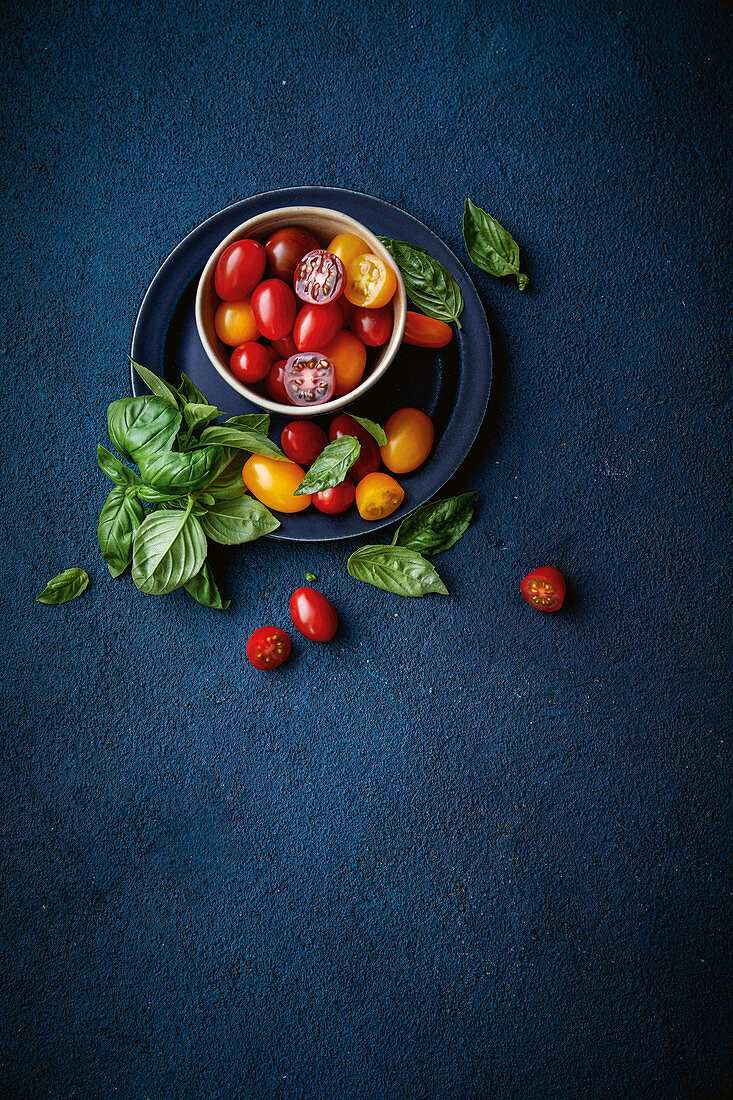 Red and yellow date tomatoes