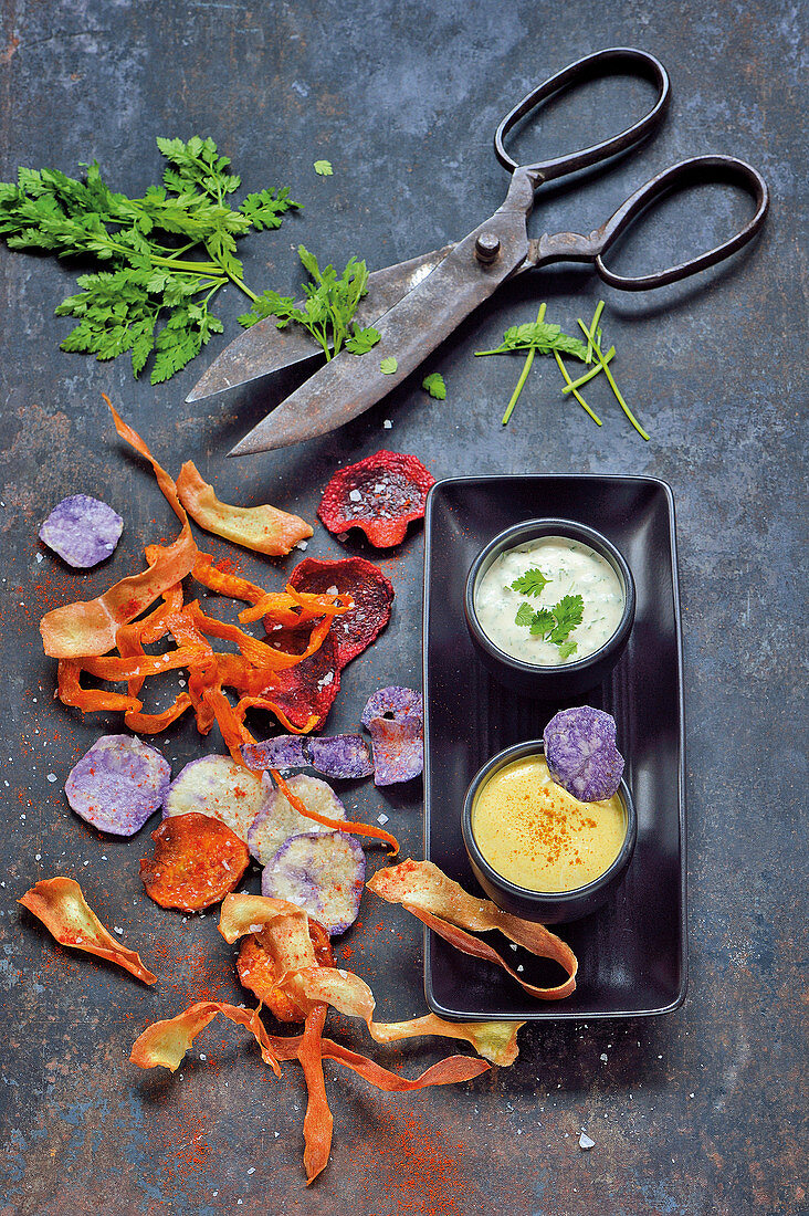 Vegetable crisps with two dips