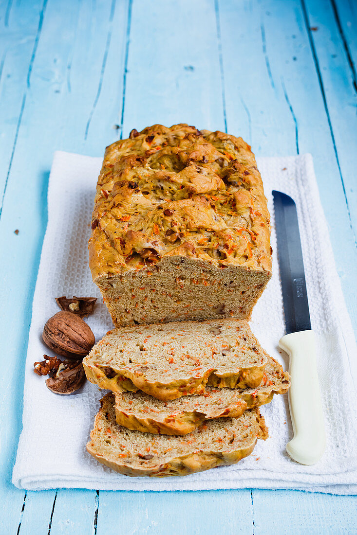 Vegan carrot and walnut bread