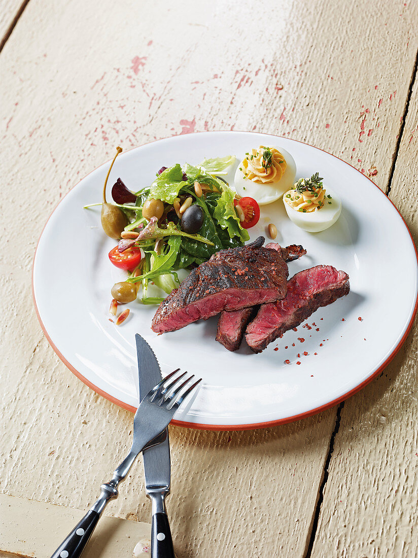 Gebeeftes Hereford-Fledermaus-Steak mit Salat