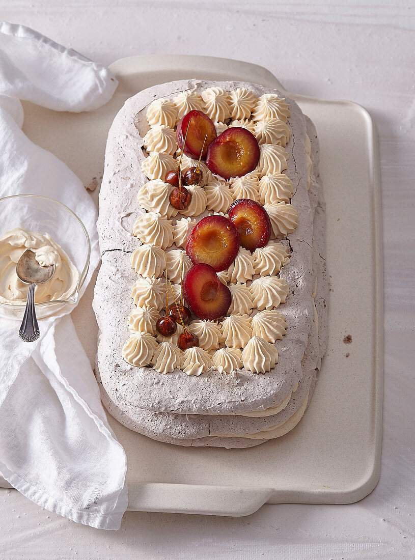 Walnut slices with Meringue