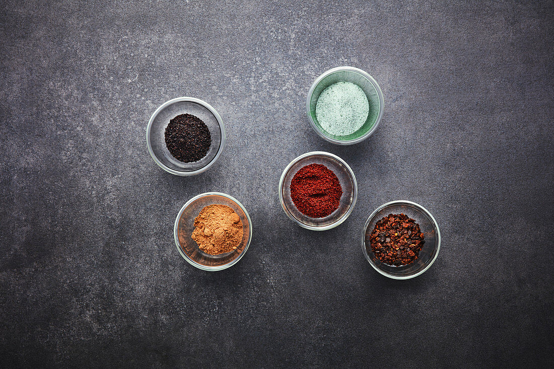 Flavoured salts – with figs, coffee, algae, umami and chicory granulate