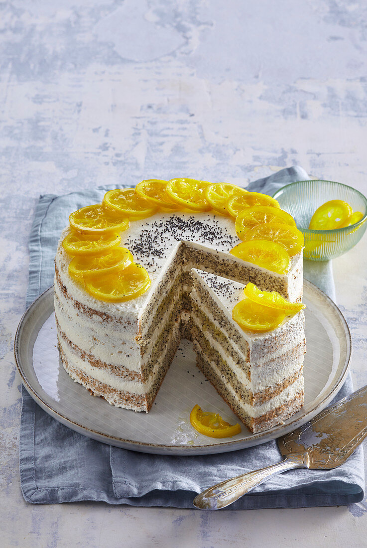 Zitronen-Mohn-Kuchen – Bilder kaufen – 13289351 StockFood