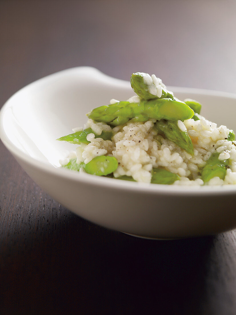 Risotto with green asparagus, white wine and Parmesan