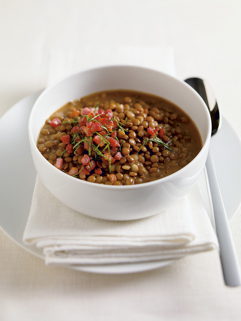 Swabian lentil stew with bacon