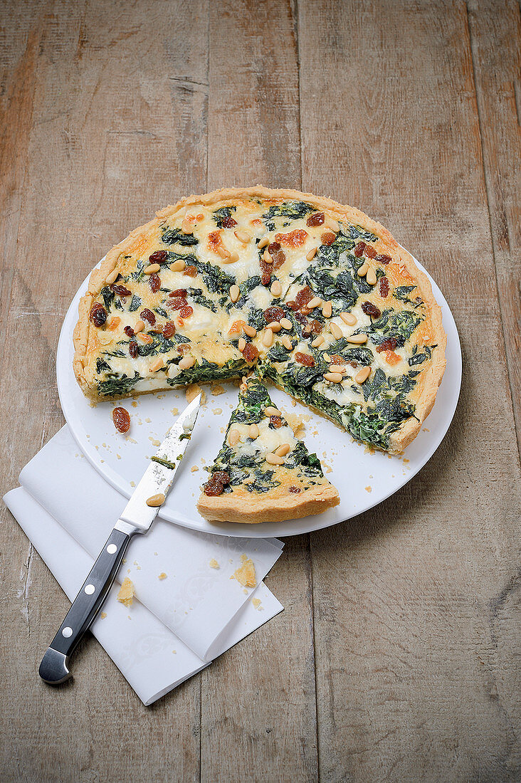 Spinach tart with sultanas and pine nuts