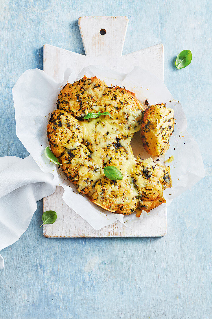 Pull Apart Bread mit Käse und Knoblauch