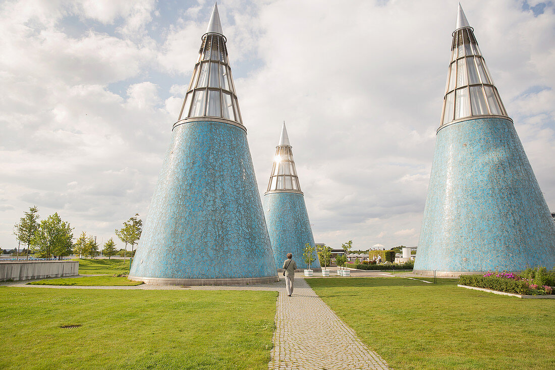 The Art and Exhibition Hall of the Federal Republic of Germany with three light spires on the roof clad in blue majolica, Bonn, North Rhine Westphalia, Germany