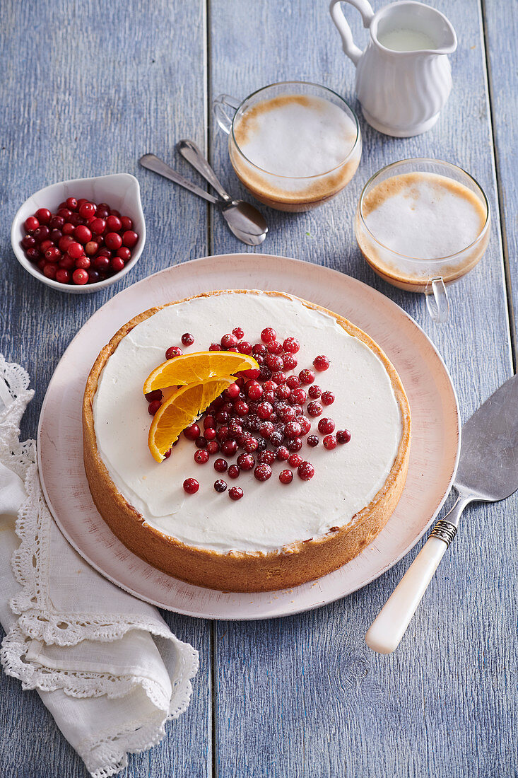 Orangen-Käsekuchen mit Preiselbeeren