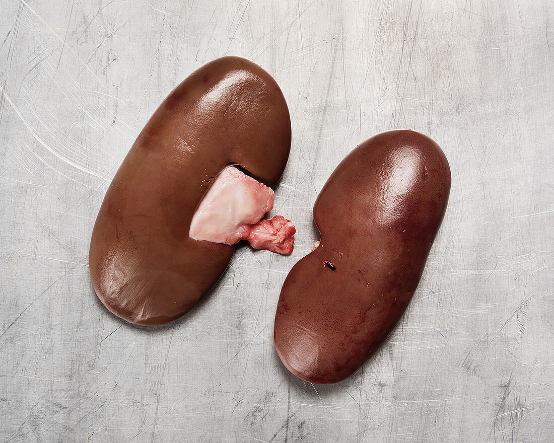 Raw pork kidneys