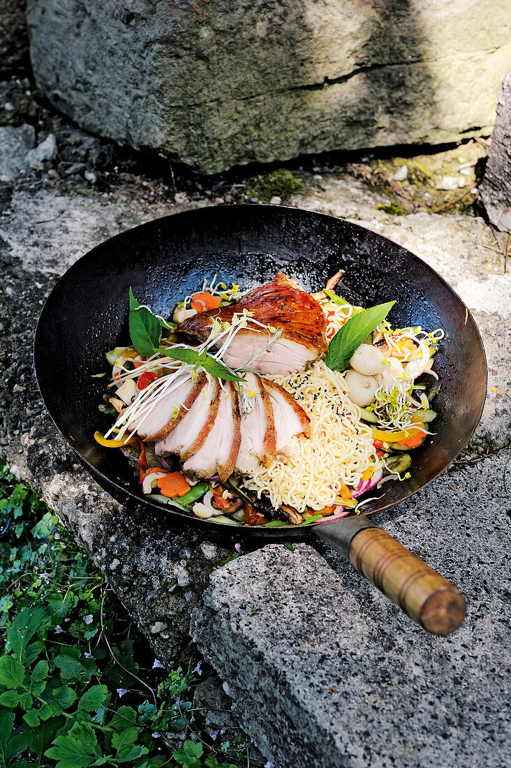 Chilled loin with soba noodle salad and stir-fried vegetables