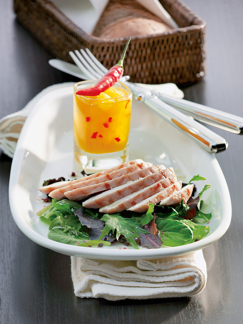 Hähnchenbrust mit Ananas-Chili-Töpfchen