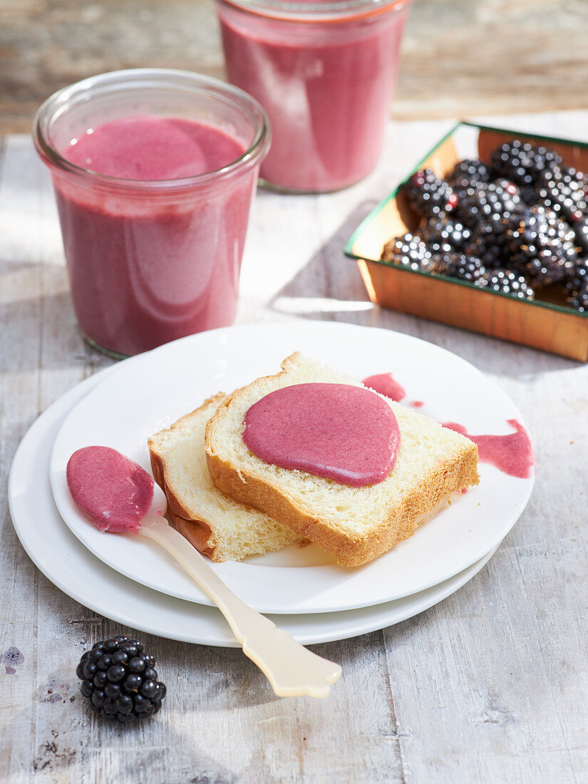 Brombeercurd mit Vanille