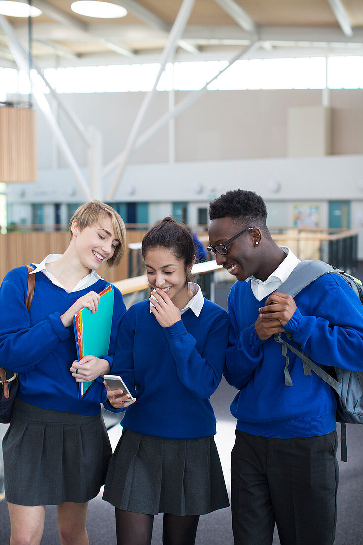 Students using smartphone