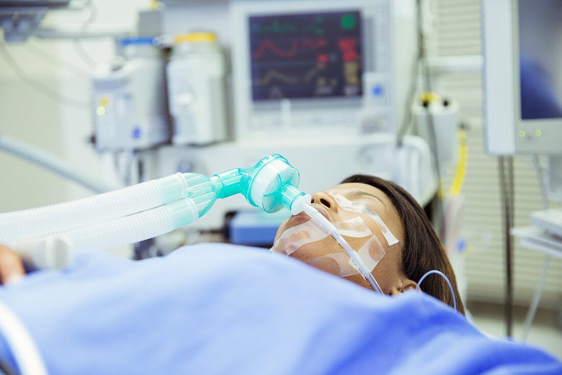 Patient with oxygen mask