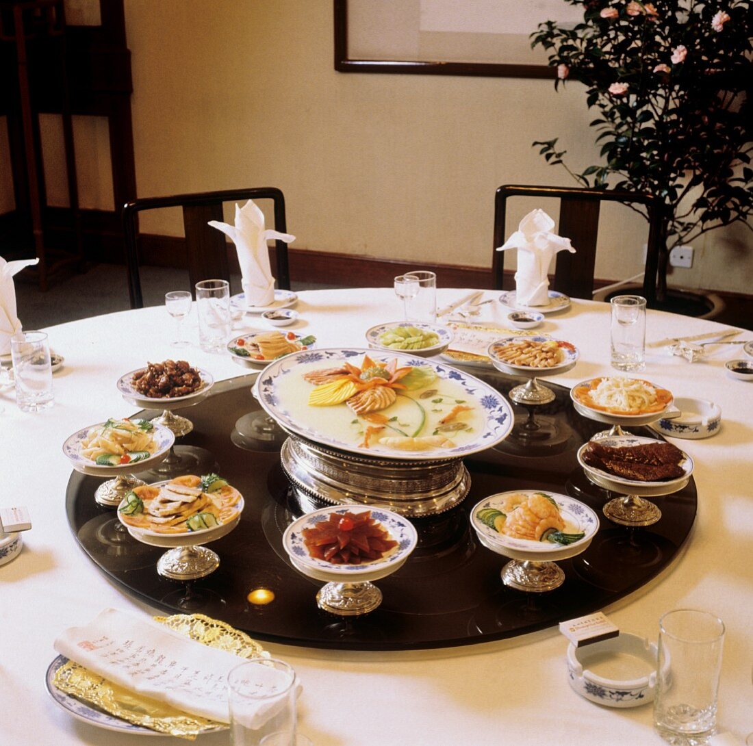Chinesische Vorspeisen auf dem Tisch eines China-Restaurants