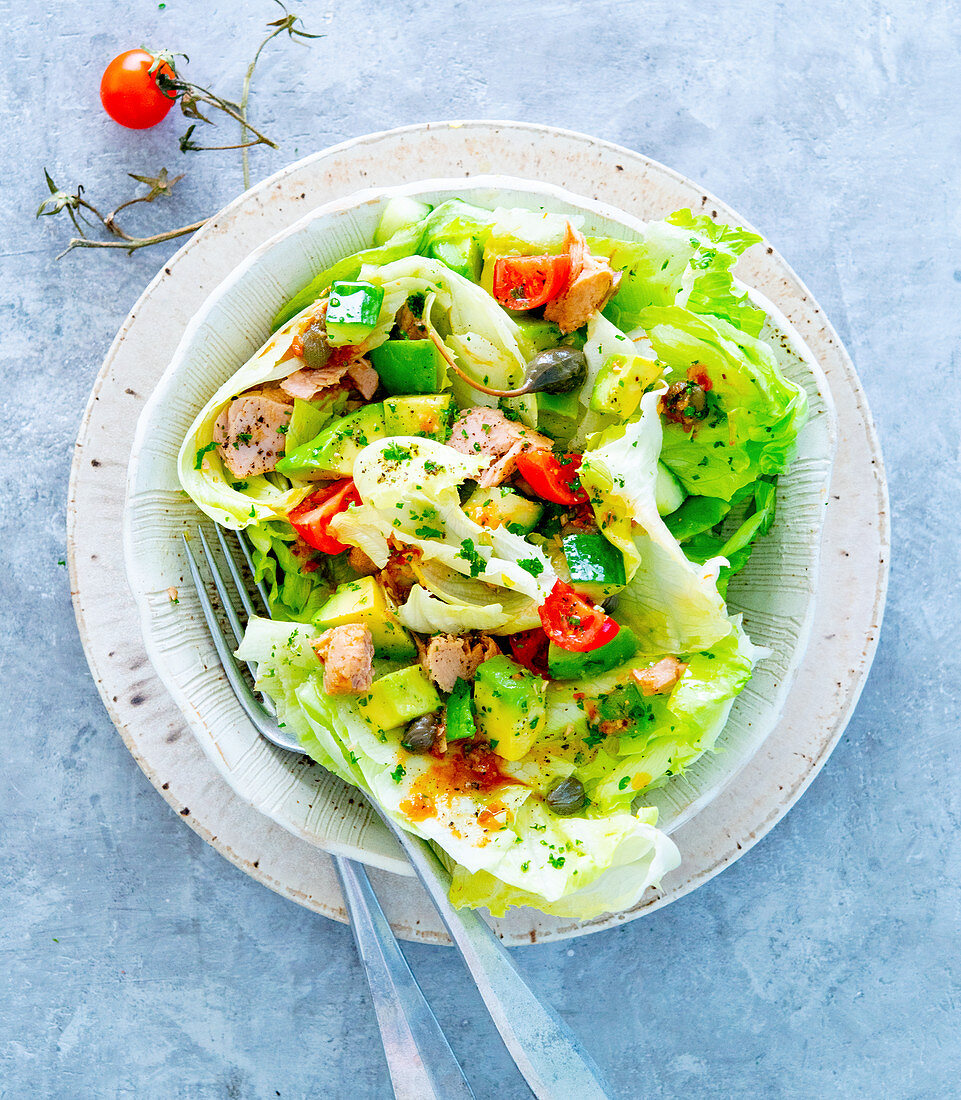 Avocado-Thunfisch-Salat mit Kirschtomaten