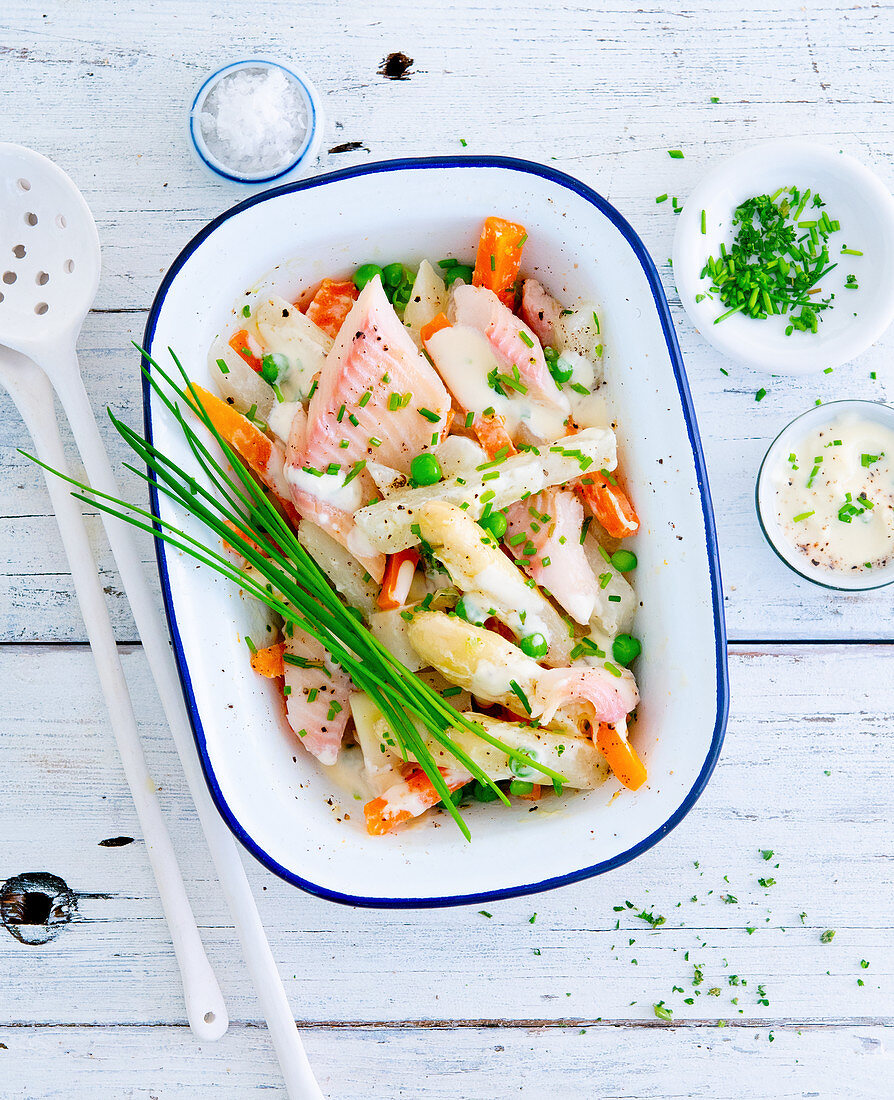 Trout and asparagus salad with chives