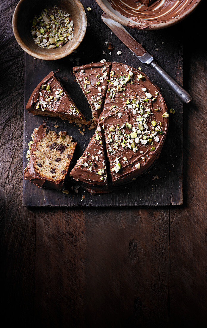 Schokoladen-Birnen-Kuchen, angeschnitten