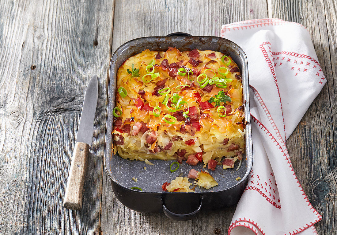 Baked pasta with ham