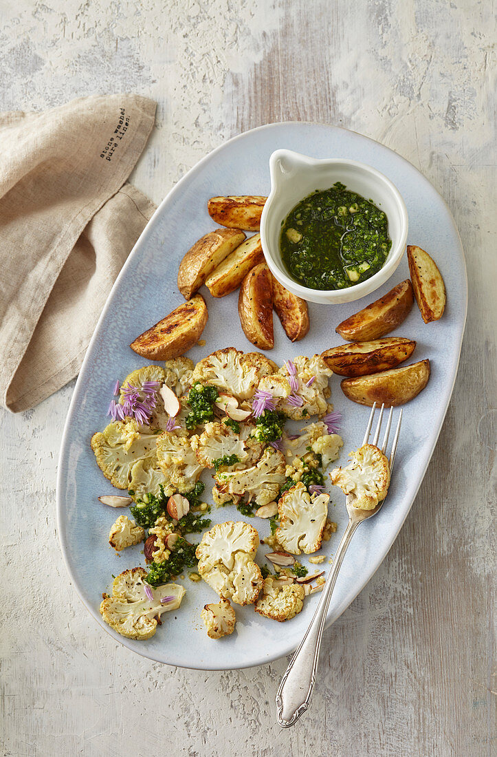 Baked cauliflower with walnut breadcrumbs