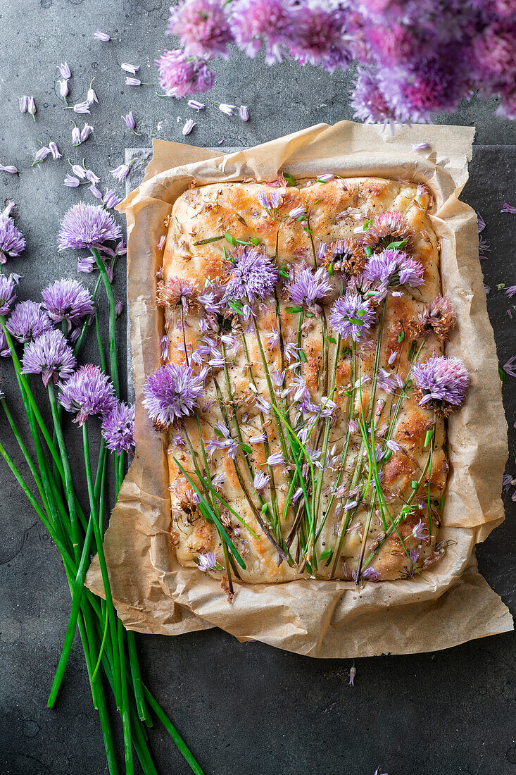 Schnittlauchblüten-Focaccia