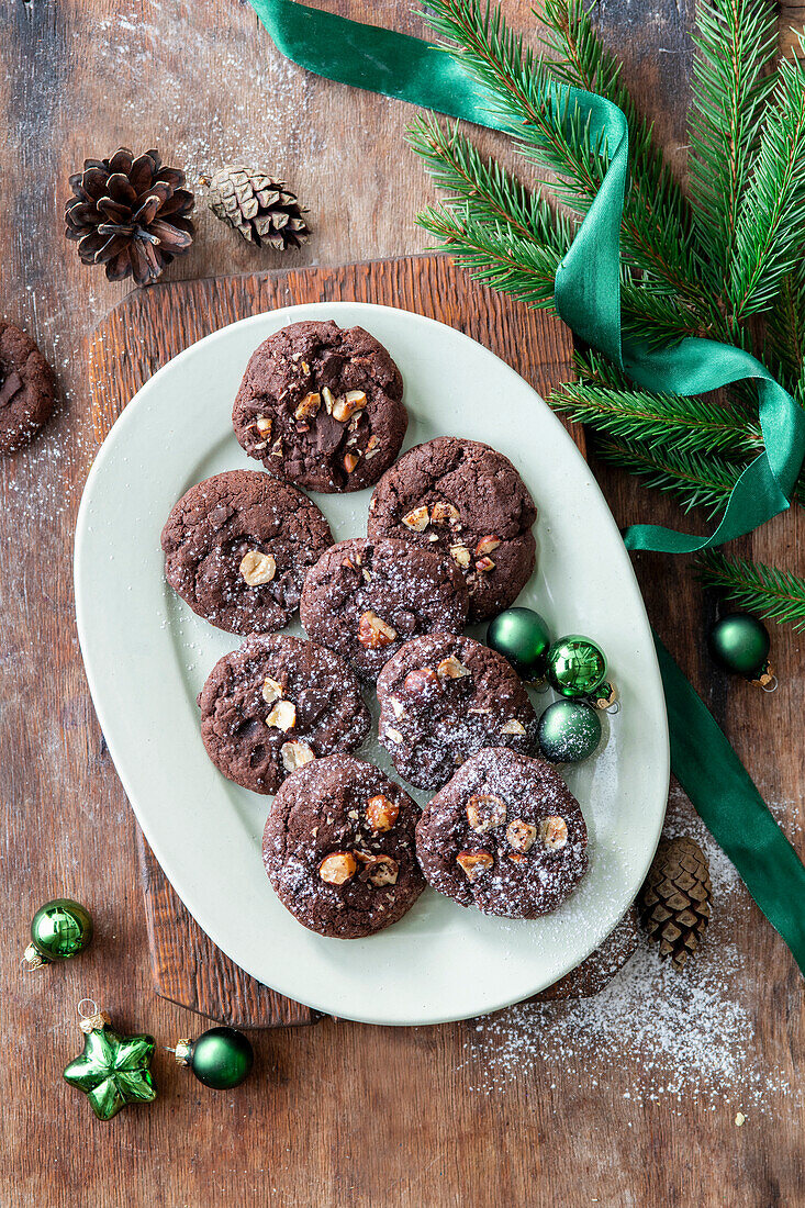 Chocolate Cookies mit Haselnüssen