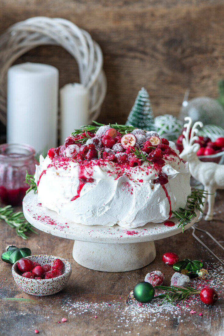 Cranberry pavlova