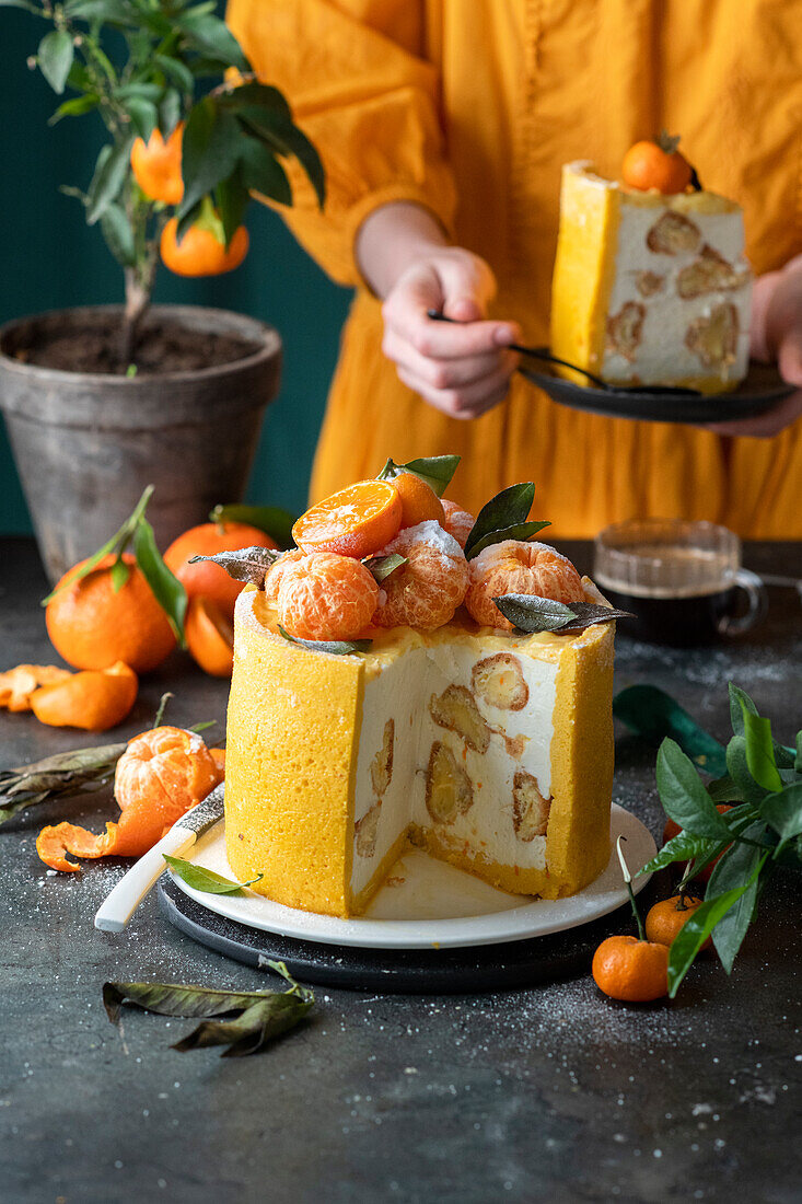 Mandarinen-Profiterole-Torte mit japanischem Biskuit und Mandarinen Curd