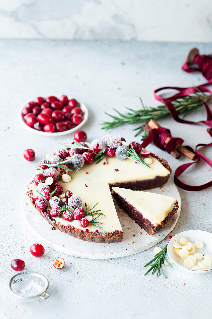 Cranberry gingerbread pie with white chocolate topping