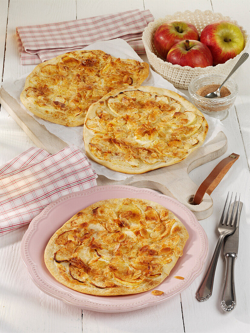 Sweet tarte flambée with apple slices