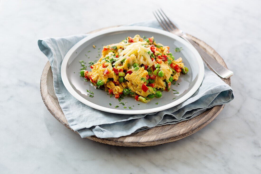 Vegetable scrambled eggs with flaxseed