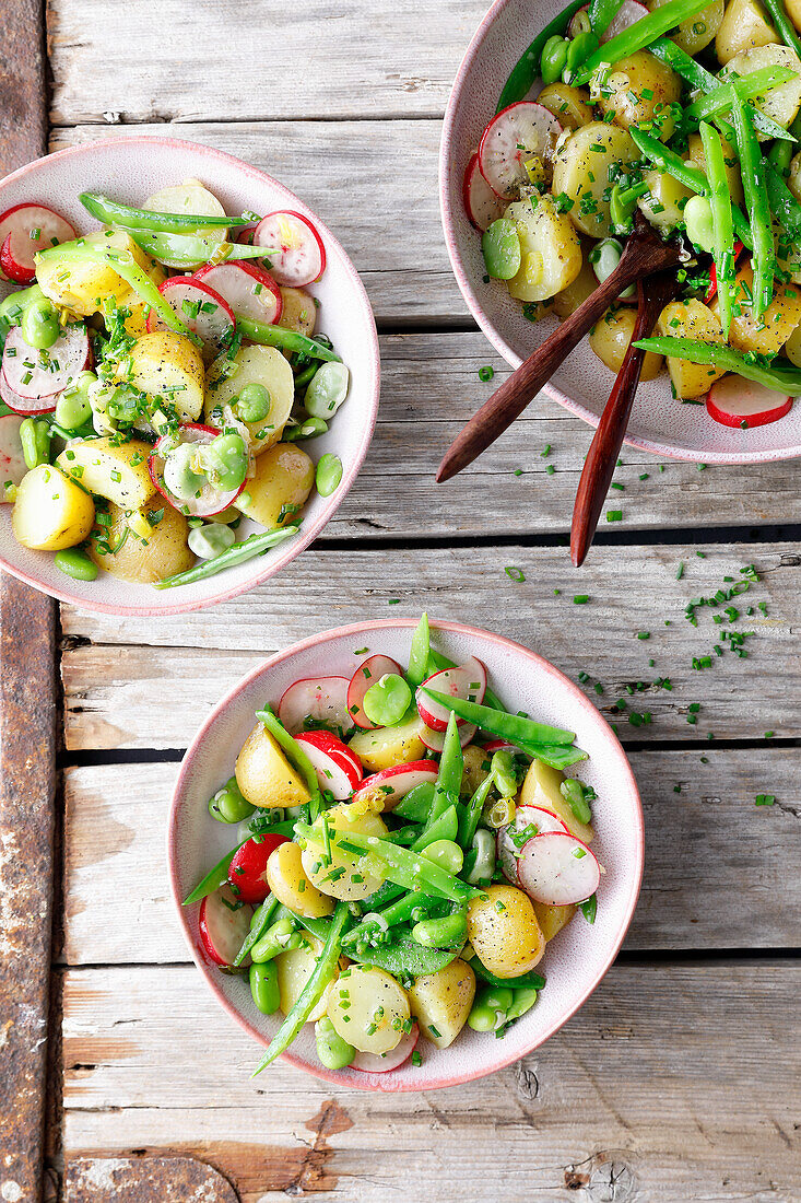 Potato salad with green beans and radishes