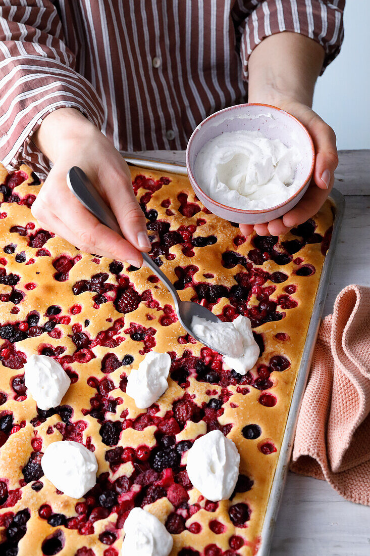 Sheet cake with berries and vanilla cream