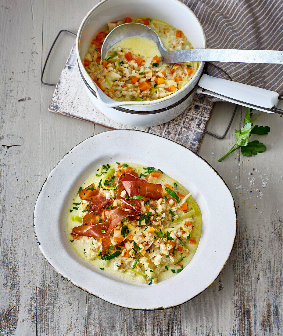 Barley pot with lean meat