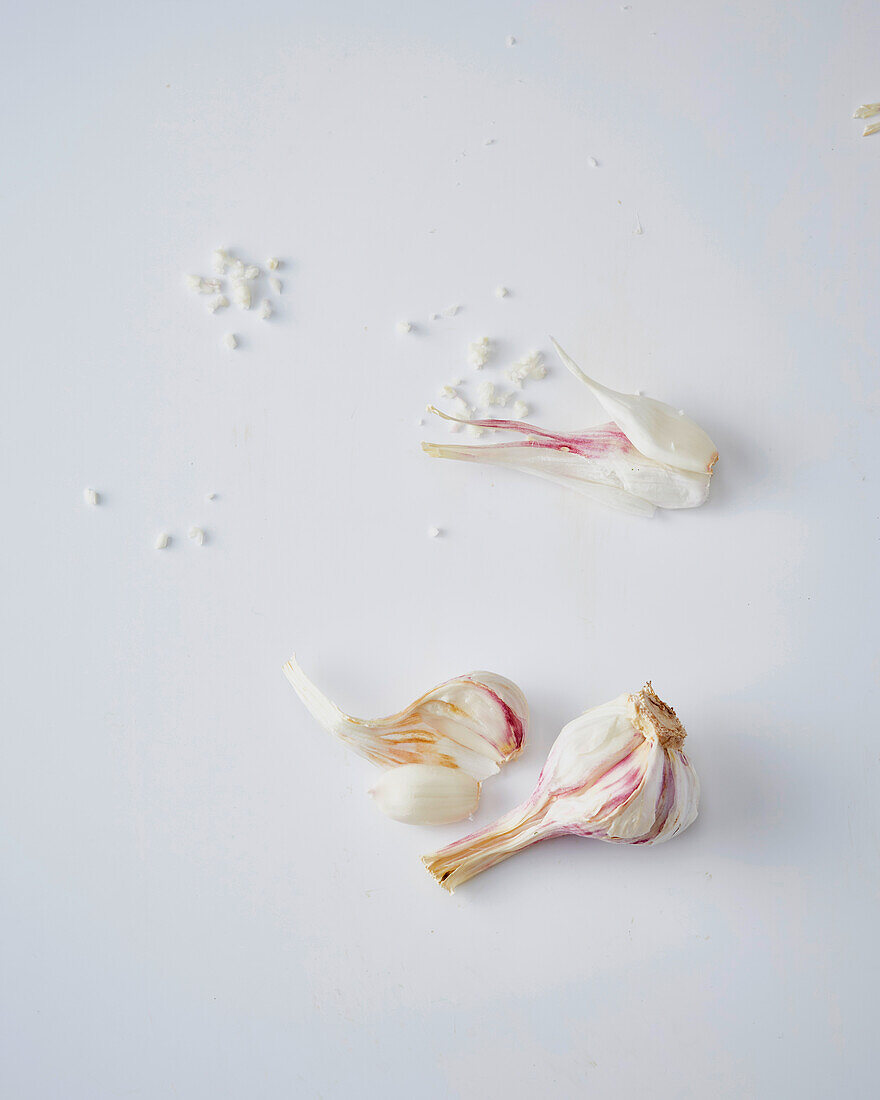 Garlic cloves and diced garlic