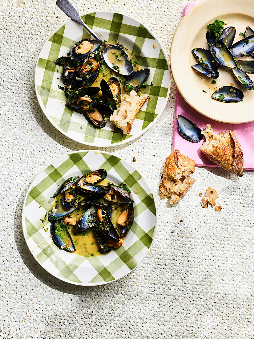 Moules mariniere (mussels in white wine, France)