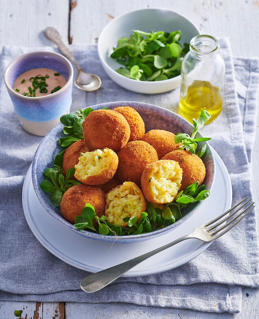 Fried Arancini on lamb's lettuce