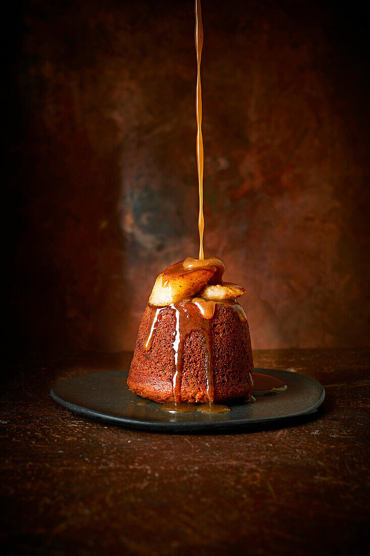 Klebriger Banoffee-Pudding mit Chai-Karamell