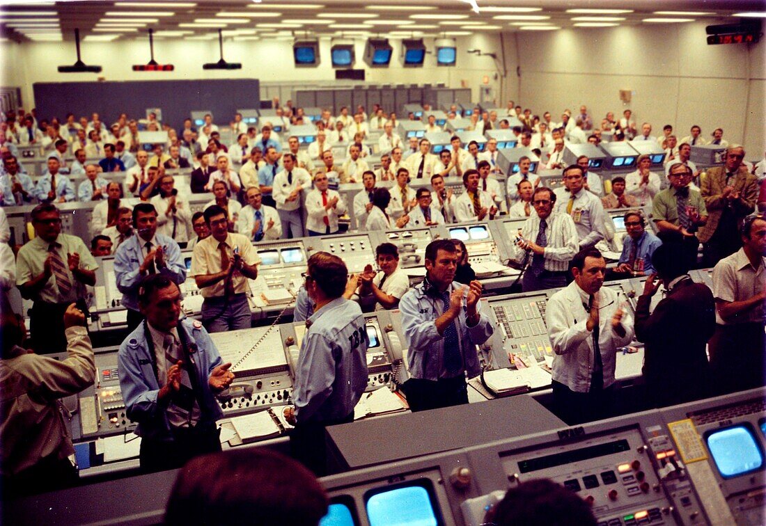 Apollo 17 launch team applaud US Vice president