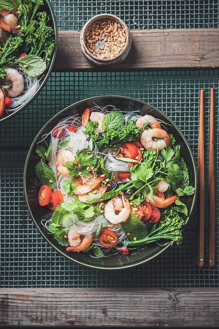 Glass noodles with prawns and Thai basil