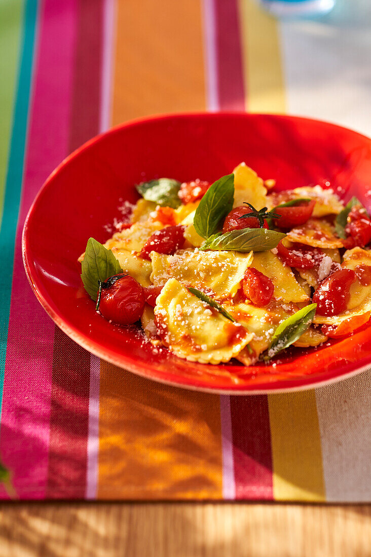 Ravioli mit Kirschtomaten