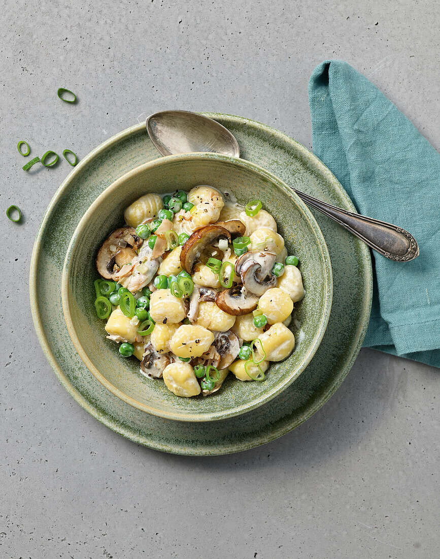 Gnocchi with turkey, ham, and healthy mushroom cream sauce