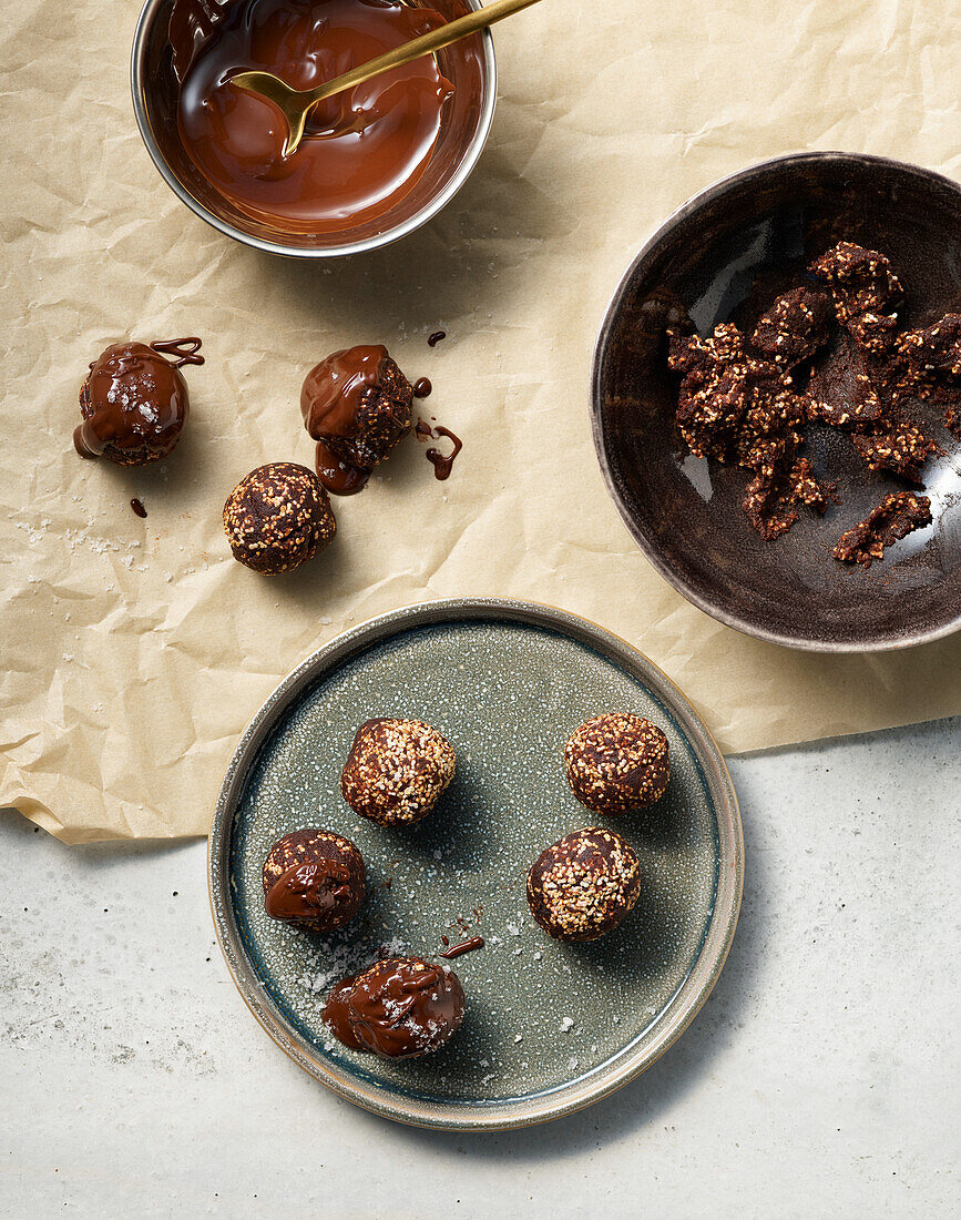 Healthy quinoa date pralines with nuts