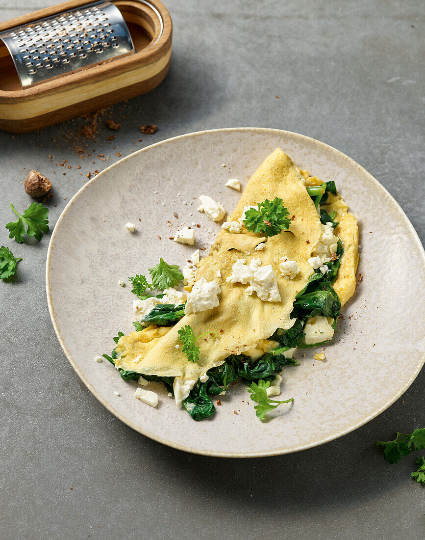 Omelette with spinach and feta